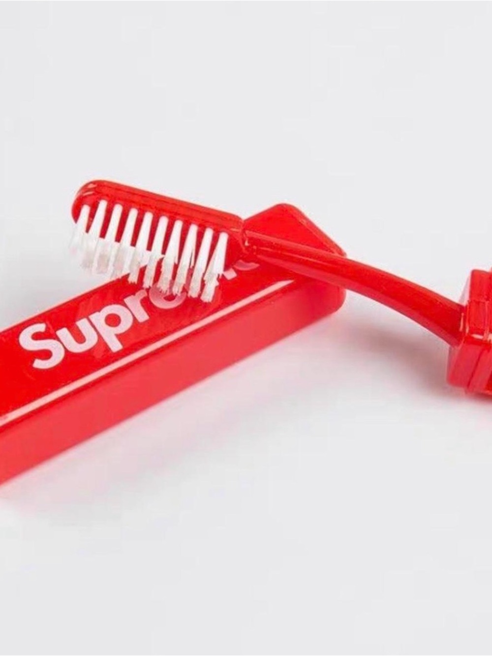 Supreme Red Travel Toothbrush (FW17)